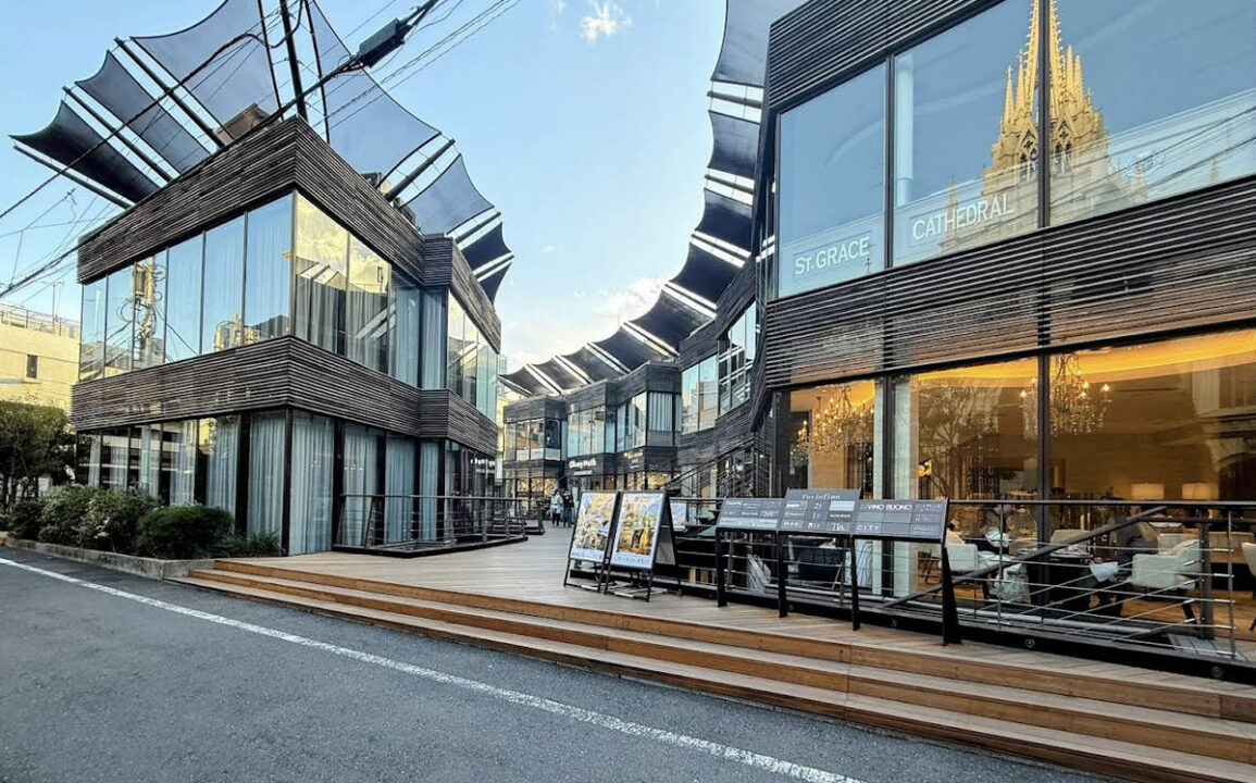 表参道　カフェ　St.GRACE Lounge & Dining（セントグレース ラウンジ アンド ダイニング）　外観