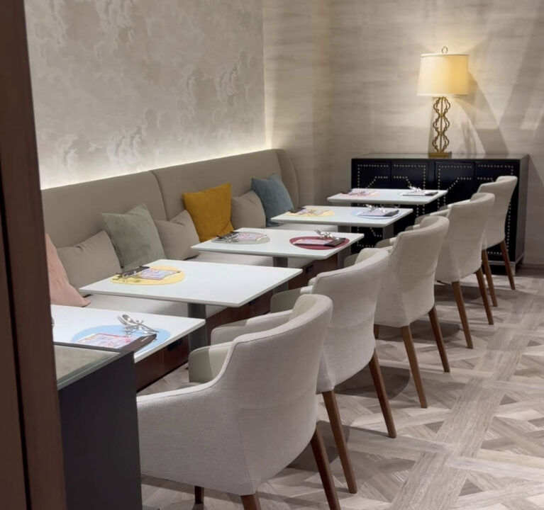 表参道　カフェ　St.GRACE Lounge & Dining（セントグレース ラウンジ アンド ダイニング）　店内の雰囲気