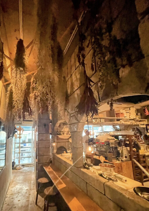 表参道　カフェ　AMAM DACOTAN cafe & bake（アマム ダコタン カフェ アンド ベイク）表参道　店内の雰囲気 