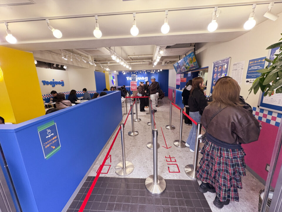 新大久保　カフェ　Yoajung ヨアジョン 新大久保1号店　店内の雰囲気 