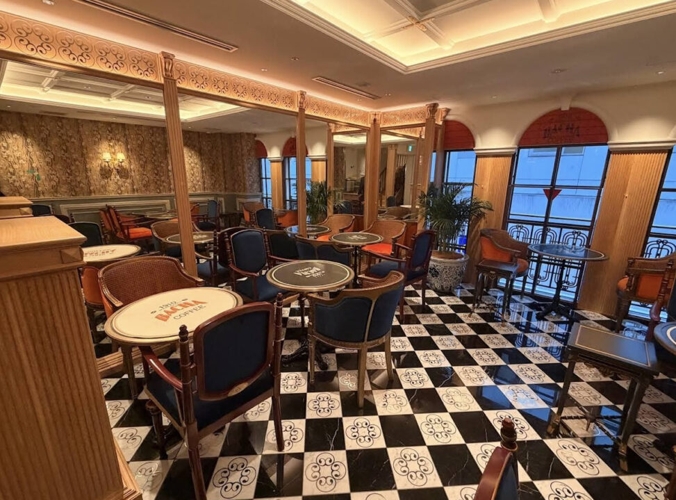 銀座　カフェ　Bacha Coffee 銀座（バシャ コーヒー）　店内の雰囲気 