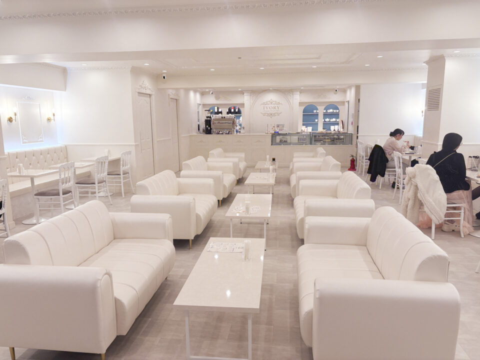 新大久保　カフェ　IVORY（アイボリー）　店内の雰囲気