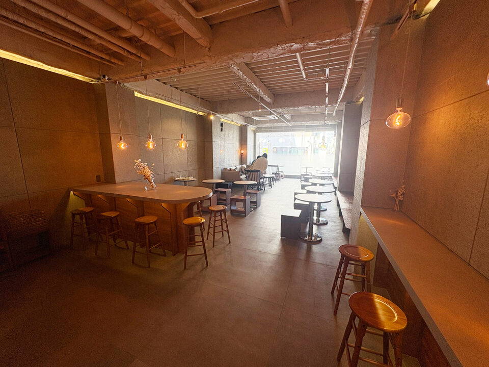 新大久保　カフェ　nape:（ネイプ） 店内の雰囲気2