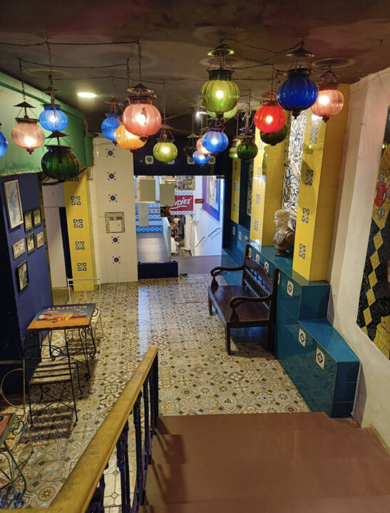 インド ムンバイ カフェ Candies(キャンディーズ) 外観