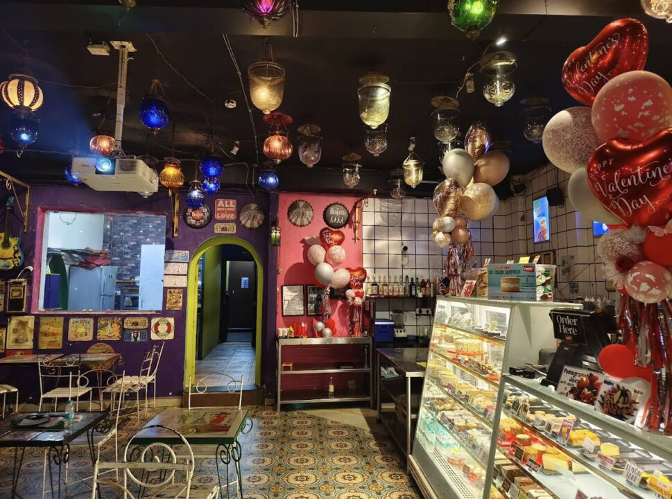 インド ムンバイ カフェ Candies(キャンディーズ) 店内の雰囲気