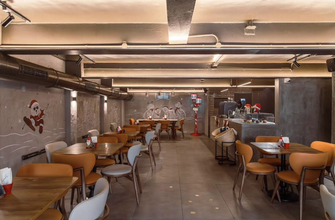 インド ムンバイ カフェ Zane's Cafe(ゼインズカフェ) 店内の雰囲気