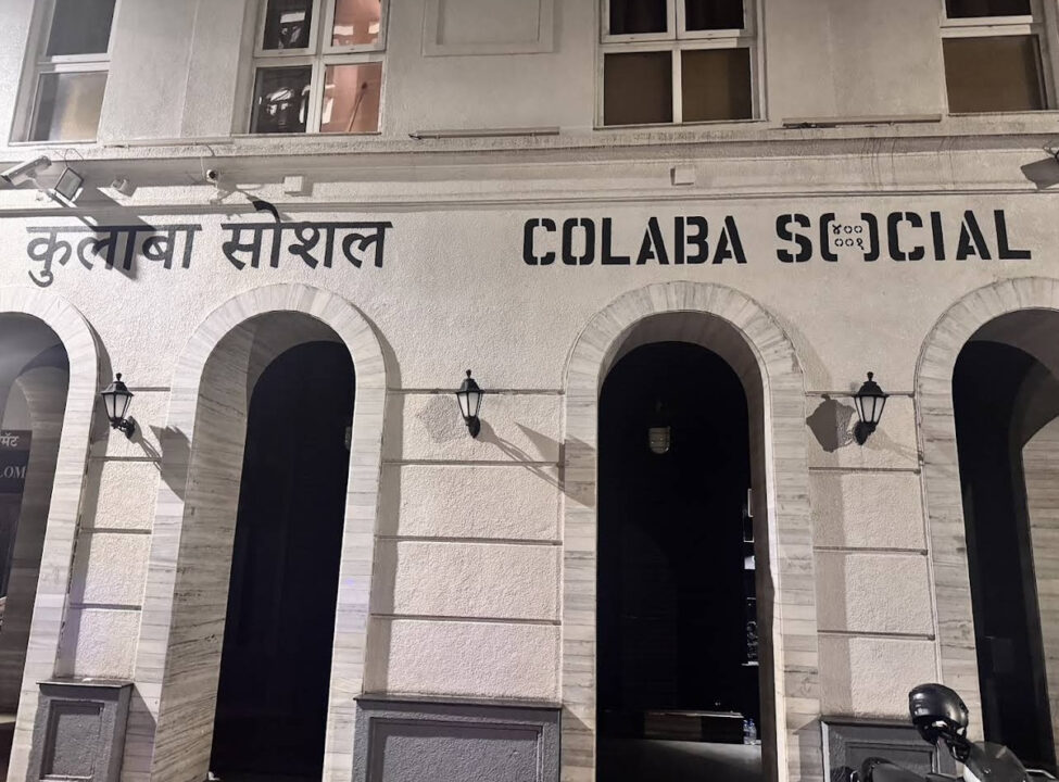 インド ムンバイ カフェ Colaba SOCIAL(コラバソーシャル) 外観