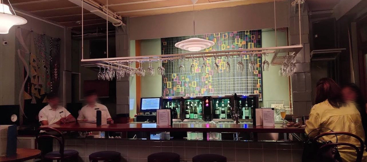 インド ムンバイ カフェ Kala Ghoda Cafe(カラゴーダカフェ) 店内の雰囲気