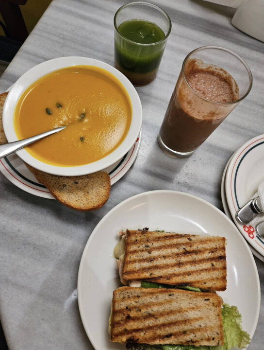 インド ムンバイ カフェ Kala Ghoda Cafe(カラゴーダカフェ) 人気メニュー
