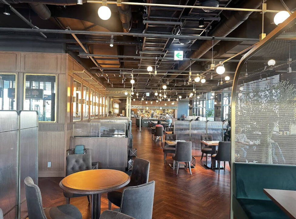 大井町　カフェレストラン　The TAILOR YARD MAIN DINING（ザ テイラー ヤード メイン ダイニング）　店内の雰囲気 