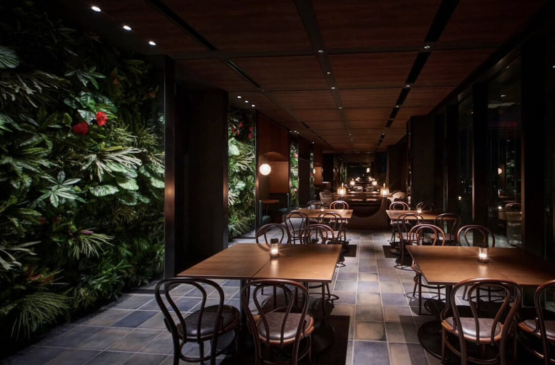 大井町　カフェレストラン　The TRAVELERS HOUSE ROOFTOP BAR（ザ トラベラーズ ハウス ルーフトップ バー）　店内の雰囲気