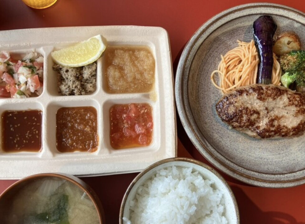 大井町　カフェレストラン　ピチピチミートで山本のハンバーグ　人気メニュー