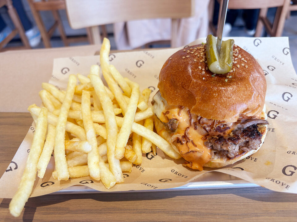 ネイチャー アンド ミート グローヴ パーク ビュー　マッシュルームバーガー