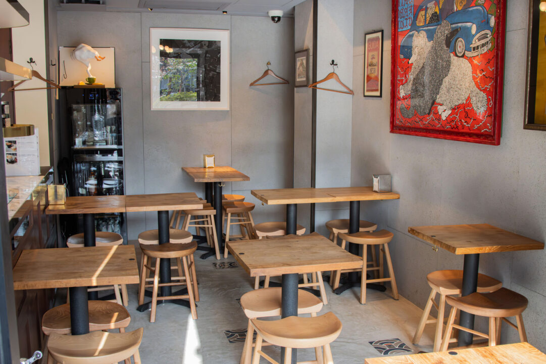 白金 カフェ DRoGHERIA SANCRICCA(ドロゲリア サンクリッカ) 店内の雰囲気