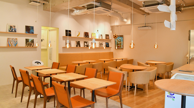 白金 カフェ f(エフ) 店内の雰囲気