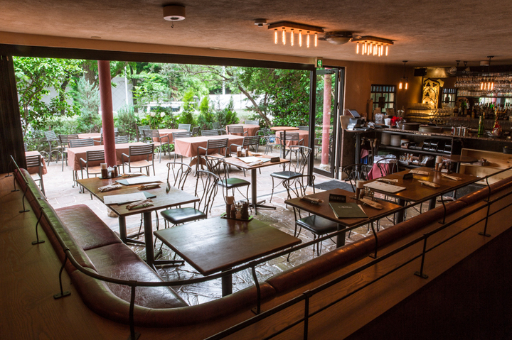 白金 カフェ Cafe La Boheme(カフェ ラ・ボエム)白金 店内の雰囲気