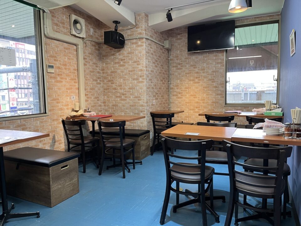 高田馬場　ランチ　TAUNGGYI CAFE&BAR（タウンジー カフェ&バー）　店内の雰囲気