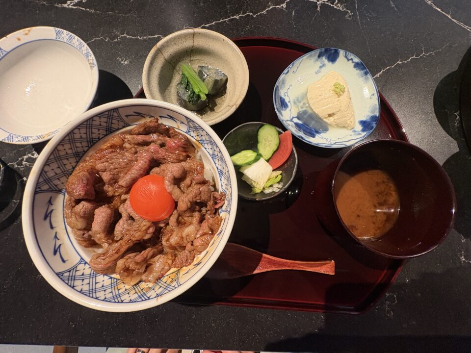 高輪ゲートウェイ　ランチ　 牛丼 㐂㐂屋 　 人気メニュー