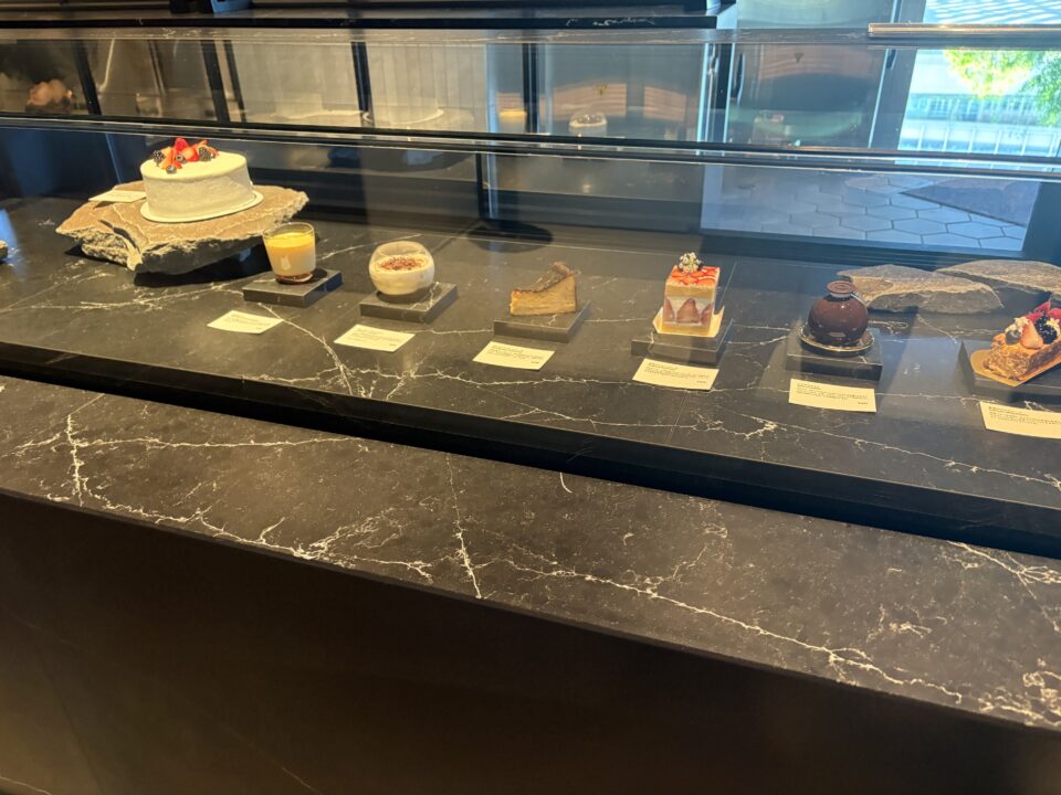 高輪ゲートウェイ　ランチ　OGAWA COFFEE LABORATORY（オガワコーヒー ラボラトリー）　店内の雰囲気