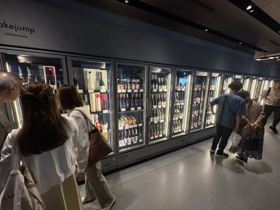 高輪ゲートウェイ　ランチ　 sakejump（サケジャンプ） 　 店内の雰囲気