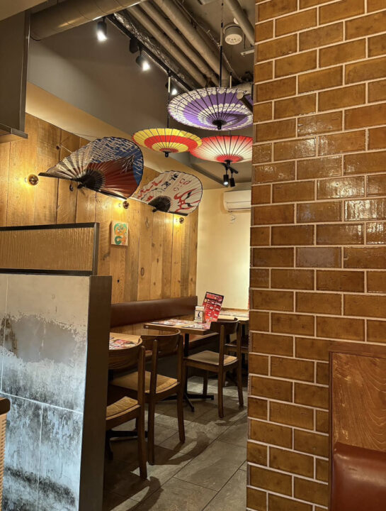 渋谷　ランチ　Halal Wagyu Ramen GYUMON Shibuya（ハラル和牛ラーメン牛門渋谷）　店内の雰囲気