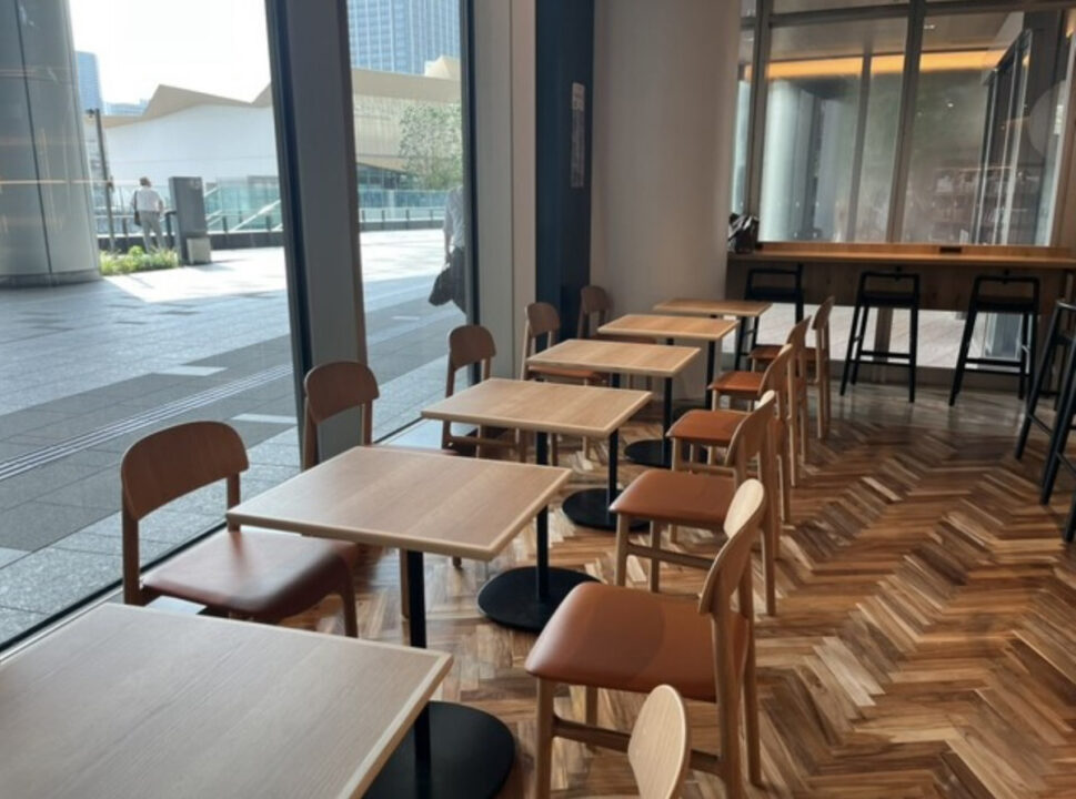 高輪ゲートウェイ　カフェ　365日とCOFFEE　店内の雰囲気