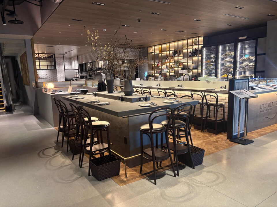 高輪ゲートウェイ　ランチ　 LʼECAILLER 8TH SEA OYSTER（レカイエ エイスシーオイスター） 店内の雰囲気