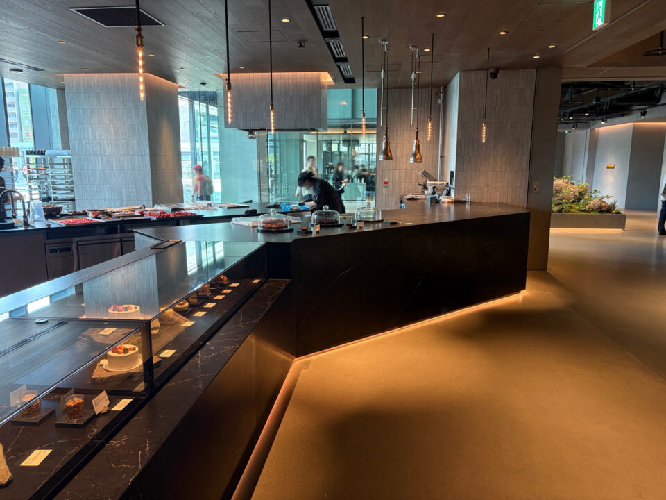 高輪ゲートウェイ　ランチ　OGAWA COFFEE LABORATORY（オガワコーヒー ラボラトリー）　店内の雰囲気