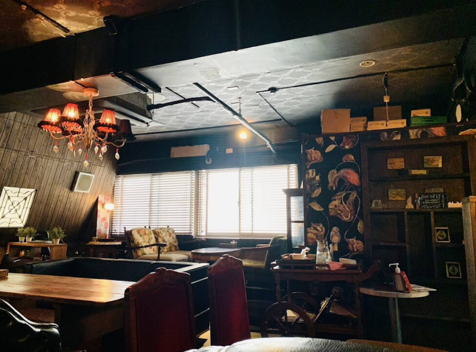 新宿南口　カフェ　アパルトマン301　店内の雰囲気