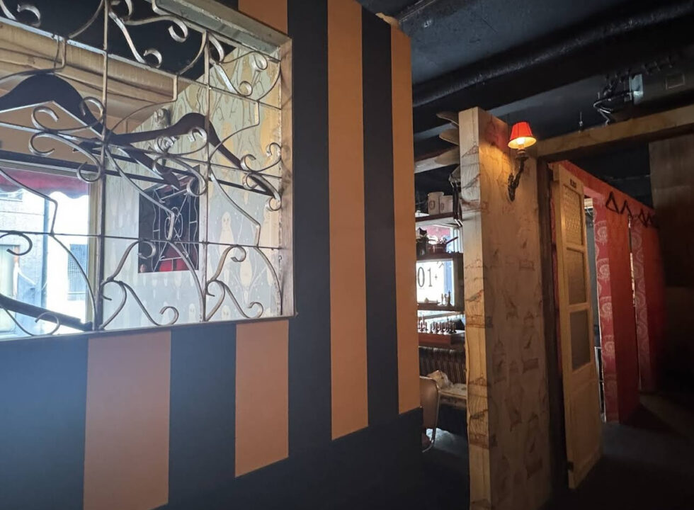 新宿南口　カフェ　アパルトマン301　店内の雰囲気