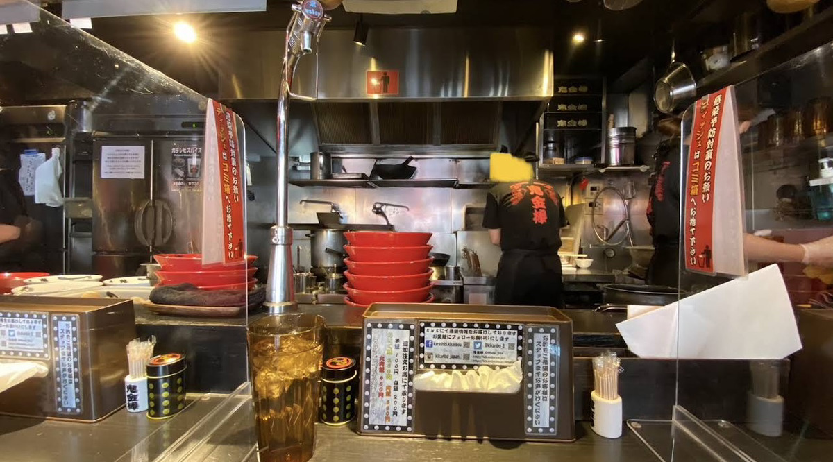 池袋 ランチ カラシビ味噌らー麺 鬼金棒 池袋店 店内の雰囲気