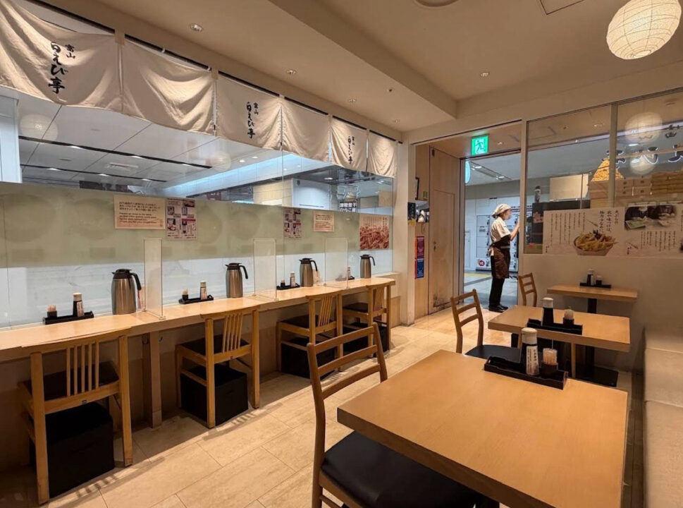 東京駅　ランチ　富山 白えび亭　店内の雰囲気