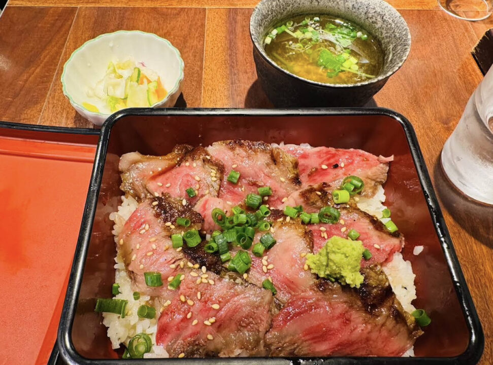東京駅　ランチ　肉卸 小島　人気メニュー