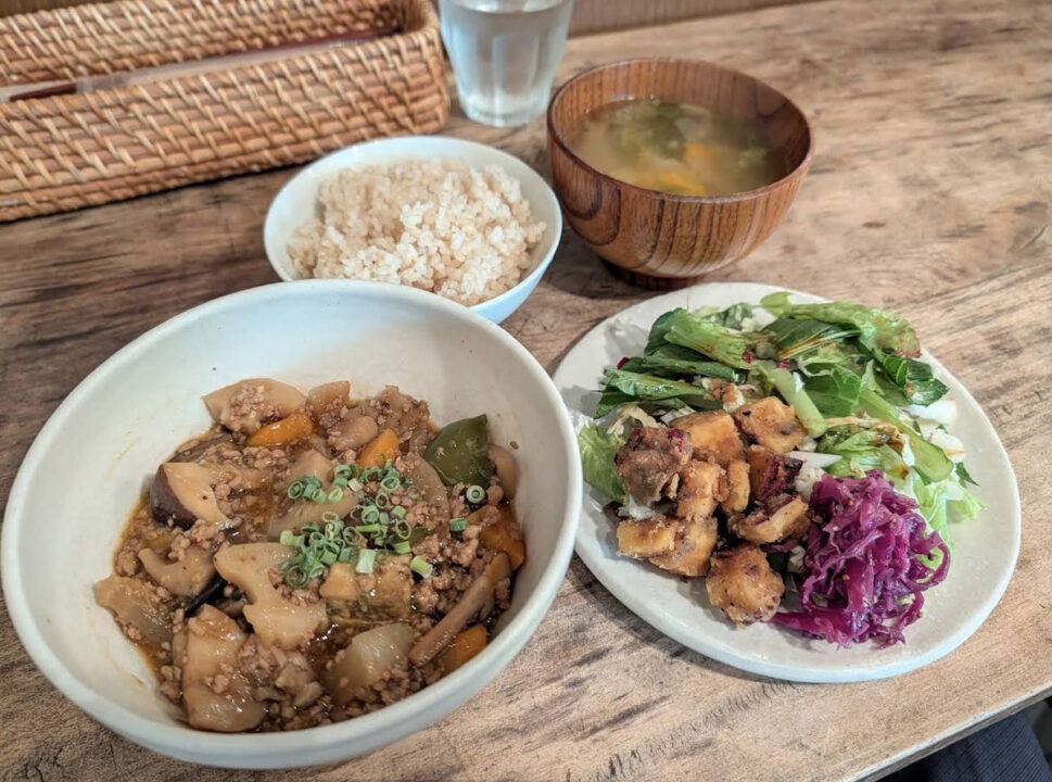 市ヶ谷 ランチ 古民家ビストロ 燕食堂 人気メニュー