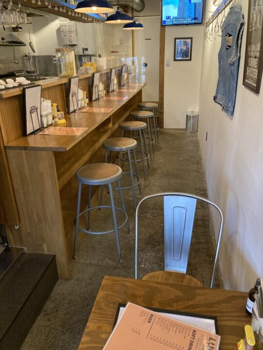 鶯谷　ランチ　CANNONBALL DINER （キャノンボール ダイナー） 店内の雰囲気