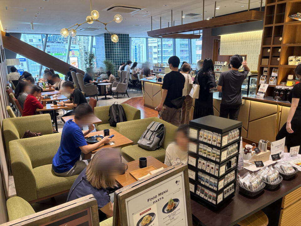 渋谷 カフェ REAL DRIP COFFEE No.12 by上島珈琲店(リアルドリップコーヒー ナンバー12) 店内の雰囲気