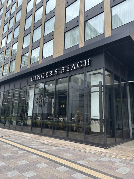 大宮　夜　カフェ　Gingerʼs Beach OMIYA（ジンジャーズビーチ ⼤宮）　外観