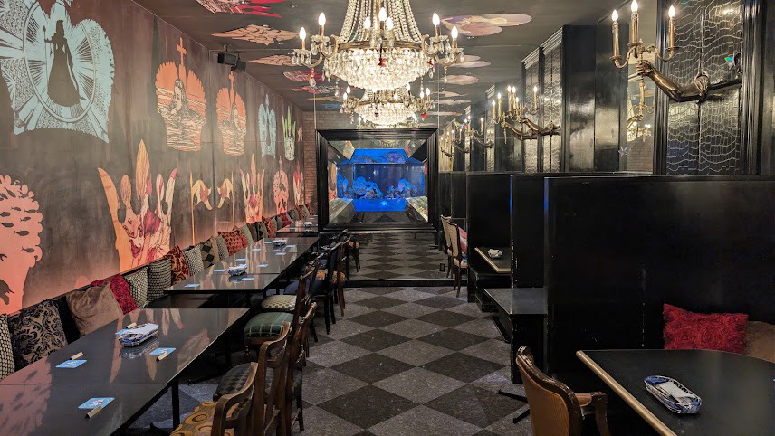 池袋 夜カフェ 古城の国のアリス 店内の雰囲気