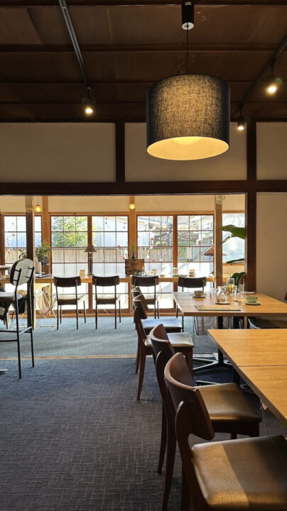鎌倉 カフェ カフェレストラン ブラッスリー航 店内の雰囲気