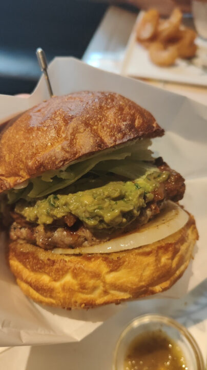 神保町 カフェ folk burgers & beers(フォーク バーガーズ アンド ビアーズ) 人気メニュー