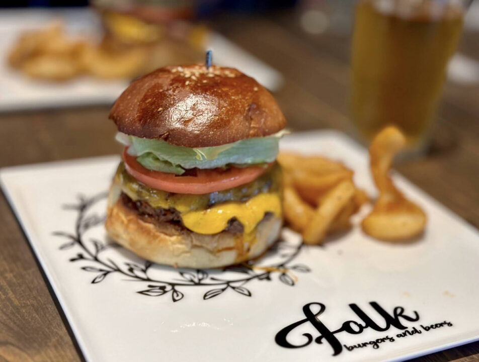 神保町 カフェ folk burgers & beers(フォーク バーガーズ アンド ビアーズ) 人気メニュー