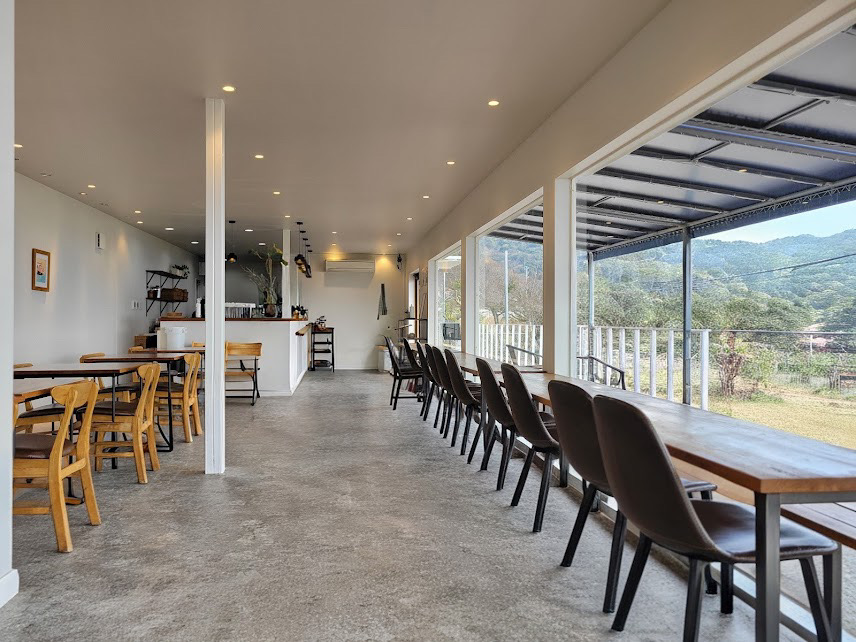 糸島 カフェ Beach Cafe Granmare (ビーチカフェ グランマーレ) 店内の雰囲気