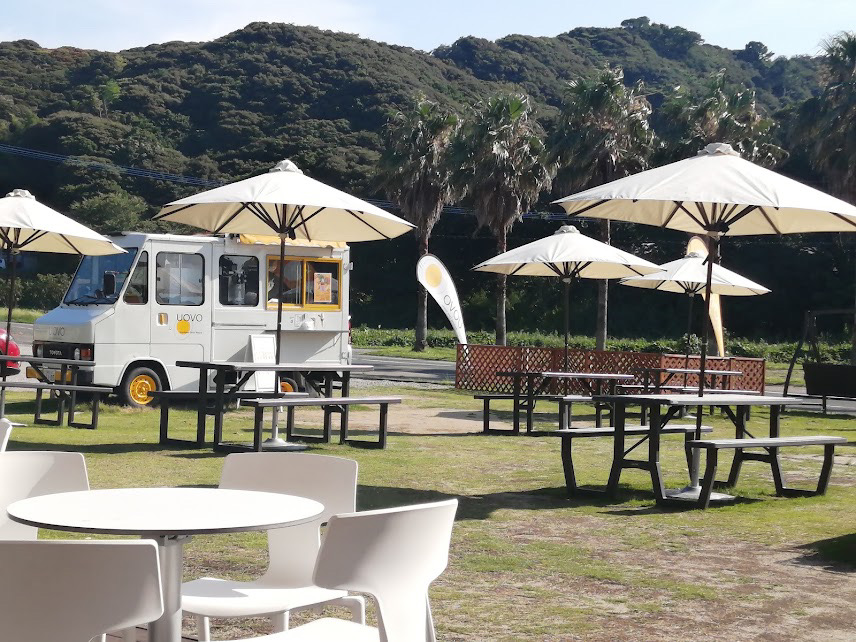 糸島 カフェ 糸島ファームハウス UOVO 店内の雰囲気