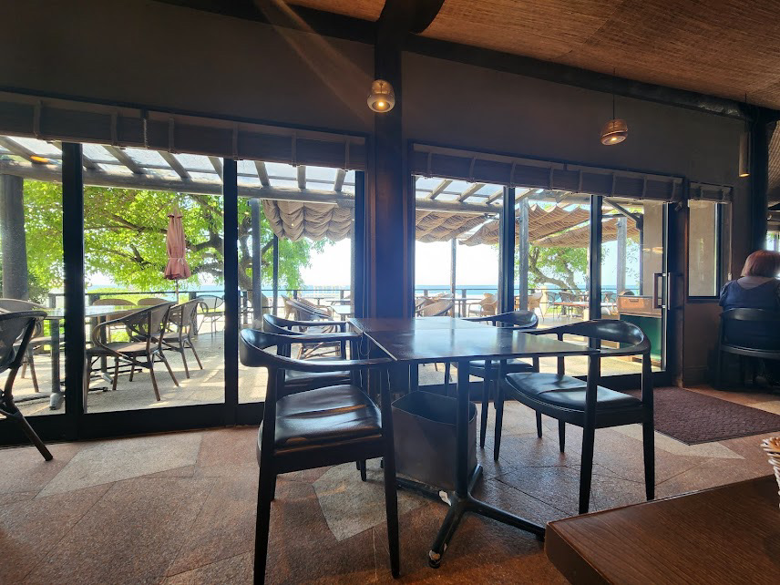 糸島 カフェ 糸島茶房 店内の雰囲気