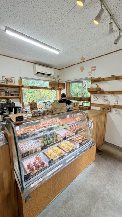 糸島 カフェ 森のカフェ 緑の詩 (みどりのおと) 店内の雰囲気