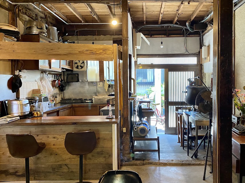 中崎町　カフェ　Salon de AManTo 天人（サロン・ド・アマント）　店内の雰囲気