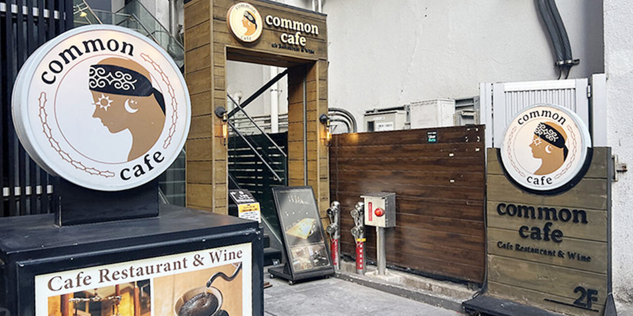 新大久保　カフェ　common cafe 新宿東口店　外観