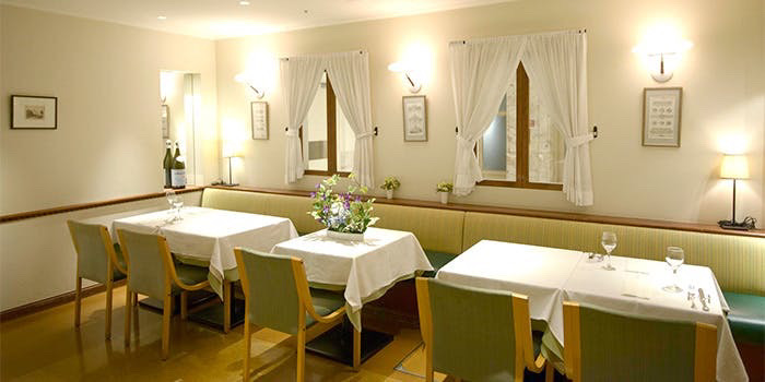 東京23区 カフェ CAFe&BAR STROPSe(カフェ&バー ストロープス)銀座 店内の雰囲気