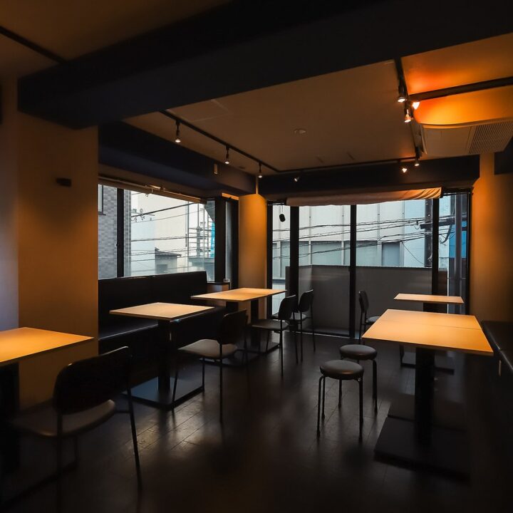新橋 レストラン ITEROLINQ deli and cafebar(イテロリンク デリ アンド カフェバー)
