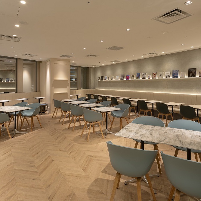 有楽町　カフェ　cafe&books bibliotheque（カフェアンドブックス ビブリオテーク） 東京 有楽町店　外観